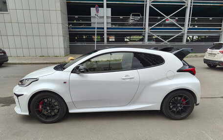 Toyota Yaris, 2020 год, 3 490 000 рублей, 8 фотография