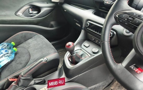 Toyota Yaris, 2020 год, 3 490 000 рублей, 10 фотография