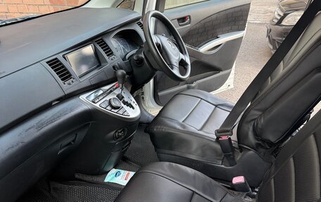 Toyota ISis I, 2011 год, 1 300 000 рублей, 4 фотография
