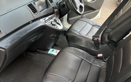 Toyota ISis I, 2011 год, 1 300 000 рублей, 5 фотография