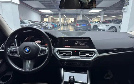 BMW 3 серия, 2021 год, 1 820 000 рублей, 10 фотография