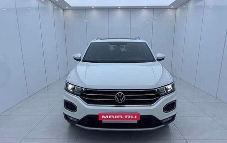 Volkswagen T-Roc I, 2022 год, 1 940 000 рублей, 2 фотография