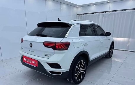 Volkswagen T-Roc I, 2022 год, 1 940 000 рублей, 4 фотография