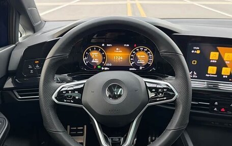 Volkswagen Golf VIII, 2023 год, 1 950 000 рублей, 20 фотография
