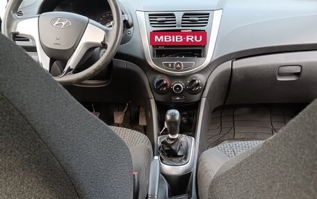 Hyundai Solaris II рестайлинг, 2011 год, 650 000 рублей, 2 фотография