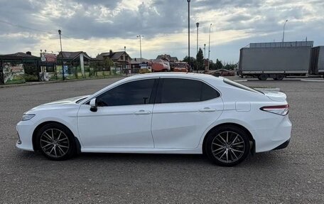 Toyota Camry, 2021 год, 3 400 000 рублей, 2 фотография