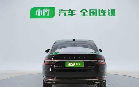 Skoda Superb III рестайлинг, 2022 год, 2 000 000 рублей, 4 фотография