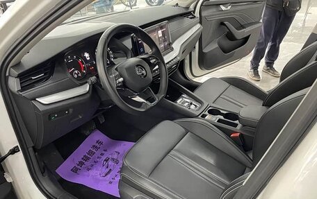 Skoda Octavia IV, 2022 год, 2 010 000 рублей, 8 фотография