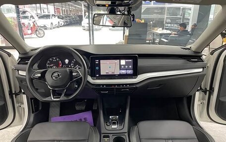 Skoda Octavia IV, 2022 год, 2 010 000 рублей, 11 фотография