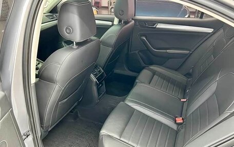 Skoda Superb III рестайлинг, 2022 год, 2 020 000 рублей, 10 фотография