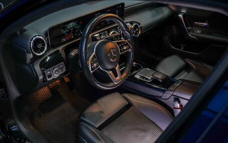Mercedes-Benz A-Класс, 2019 год, 2 280 000 рублей, 11 фотография