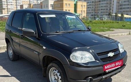 Chevrolet Niva I рестайлинг, 2017 год, 549 000 рублей, 3 фотография