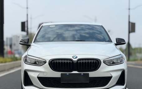BMW 1 серия, 2023 год, 1 640 000 рублей, 2 фотография