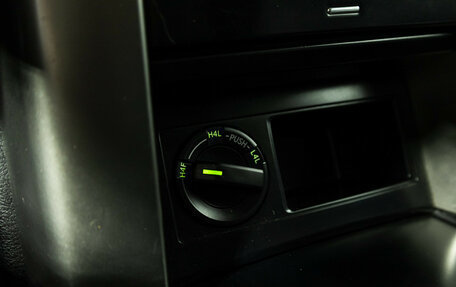 Toyota Land Cruiser Prado 150 рестайлинг 2, 2013 год, 2 399 700 рублей, 18 фотография