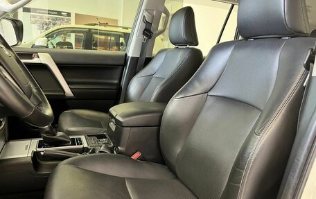 Toyota Land Cruiser Prado 150 рестайлинг 2, 2020 год, 7 000 000 рублей, 8 фотография