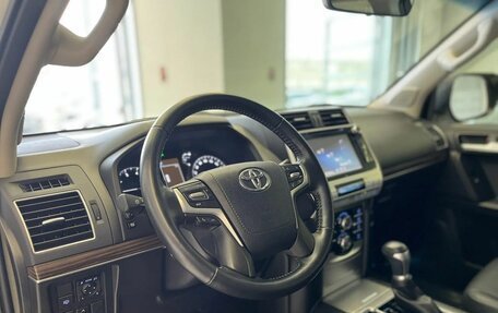 Toyota Land Cruiser Prado 150 рестайлинг 2, 2020 год, 7 000 000 рублей, 7 фотография