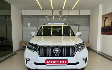 Toyota Land Cruiser Prado 150 рестайлинг 2, 2020 год, 7 000 000 рублей, 2 фотография