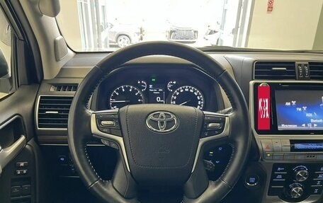 Toyota Land Cruiser Prado 150 рестайлинг 2, 2020 год, 7 000 000 рублей, 9 фотография
