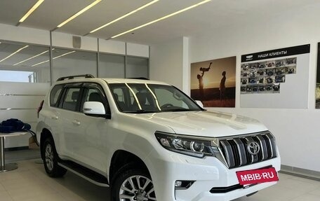 Toyota Land Cruiser Prado 150 рестайлинг 2, 2020 год, 7 000 000 рублей, 3 фотография