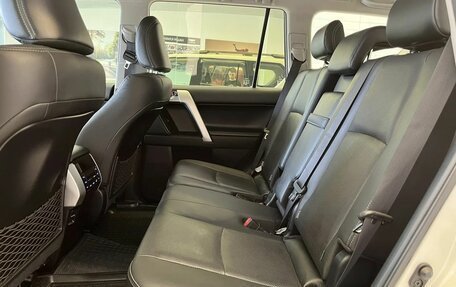 Toyota Land Cruiser Prado 150 рестайлинг 2, 2020 год, 7 000 000 рублей, 15 фотография
