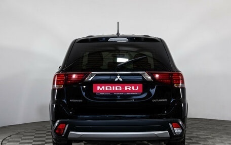 Mitsubishi Outlander III рестайлинг 3, 2016 год, 1 175 000 рублей, 7 фотография