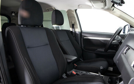 Mitsubishi Outlander III рестайлинг 3, 2016 год, 1 175 000 рублей, 17 фотография