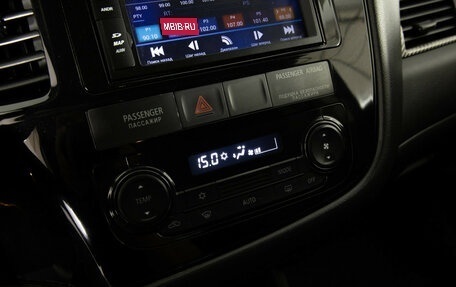 Mitsubishi Outlander III рестайлинг 3, 2016 год, 1 175 000 рублей, 14 фотография