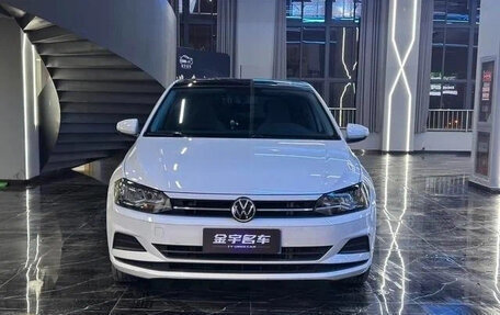 Volkswagen Polo, 2022 год, 950 000 рублей, 2 фотография