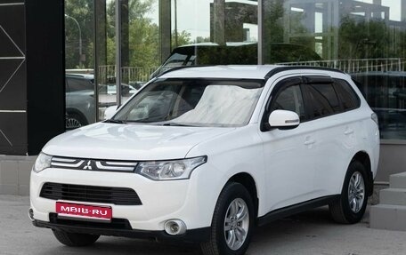 Mitsubishi Outlander III рестайлинг 3, 2013 год, 1 180 000 рублей, 1 фотография