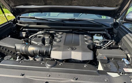 Toyota Land Cruiser Prado 150 рестайлинг 2, 2021 год, 7 050 000 рублей, 11 фотография