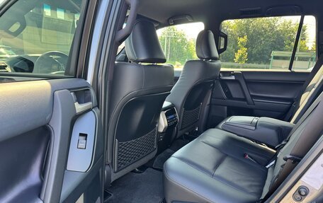 Toyota Land Cruiser Prado 150 рестайлинг 2, 2021 год, 7 050 000 рублей, 9 фотография