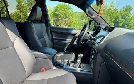 Toyota Land Cruiser Prado 150 рестайлинг 2, 2021 год, 7 050 000 рублей, 15 фотография