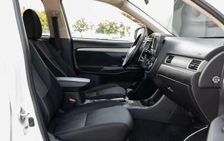 Mitsubishi Outlander III рестайлинг 3, 2013 год, 1 180 000 рублей, 19 фотография