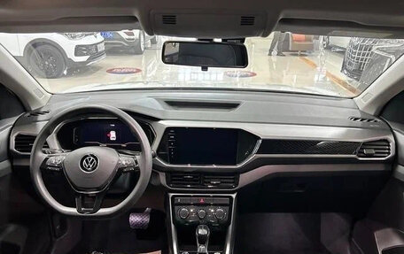 Volkswagen T-Cross I, 2022 год, 1 180 000 рублей, 7 фотография