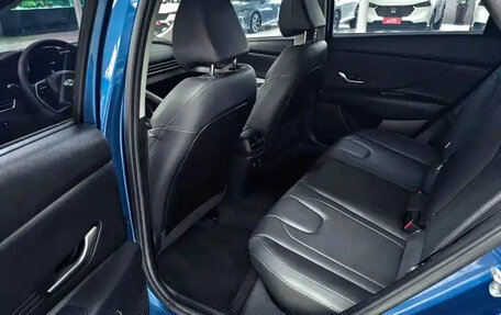Hyundai Elantra, 2022 год, 1 230 000 рублей, 17 фотография