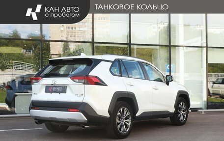 Toyota RAV4, 2024 год, 3 700 000 рублей, 3 фотография