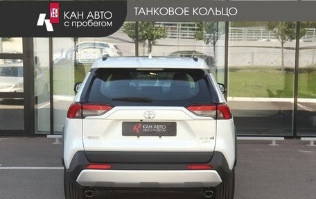 Toyota RAV4, 2024 год, 3 700 000 рублей, 4 фотография