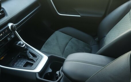 Toyota RAV4, 2024 год, 3 700 000 рублей, 18 фотография