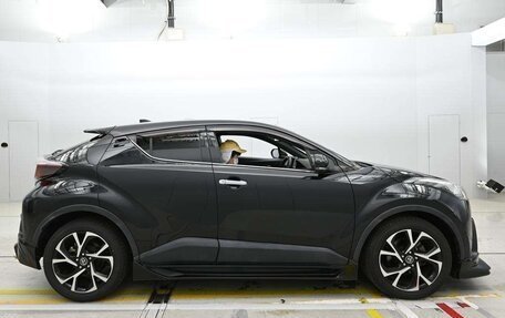 Toyota C-HR I рестайлинг, 2018 год, 1 654 010 рублей, 4 фотография