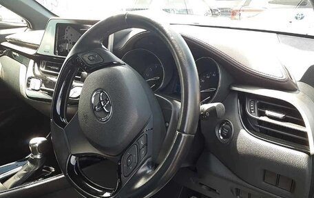 Toyota C-HR I рестайлинг, 2018 год, 1 654 010 рублей, 9 фотография