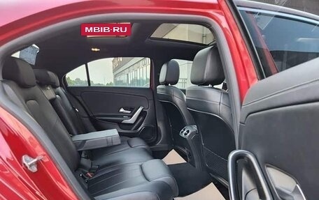 Mercedes-Benz A-Класс, 2022 год, 1 650 000 рублей, 7 фотография