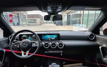 Mercedes-Benz A-Класс, 2022 год, 1 650 000 рублей, 4 фотография