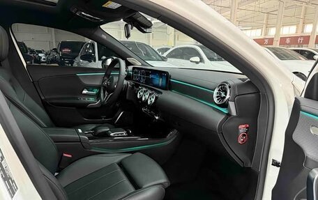 Mercedes-Benz A-Класс, 2022 год, 1 670 000 рублей, 10 фотография