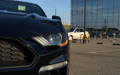 Ford Mustang VI рестайлинг, 2017 год, 3 200 000 рублей, 3 фотография