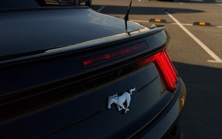 Ford Mustang VI рестайлинг, 2017 год, 3 200 000 рублей, 7 фотография