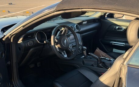 Ford Mustang VI рестайлинг, 2017 год, 3 200 000 рублей, 6 фотография