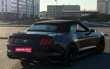 Ford Mustang VI рестайлинг, 2017 год, 3 200 000 рублей, 5 фотография