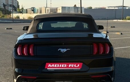 Ford Mustang VI рестайлинг, 2017 год, 3 200 000 рублей, 4 фотография