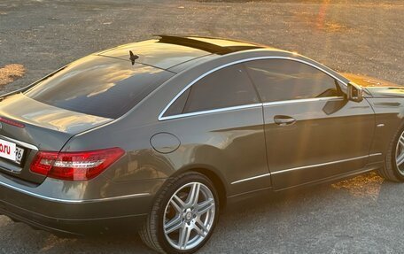 Mercedes-Benz E-Класс, 2010 год, 1 160 000 рублей, 2 фотография