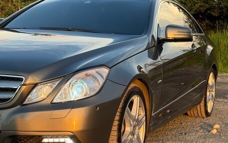 Mercedes-Benz E-Класс, 2010 год, 1 160 000 рублей, 10 фотография